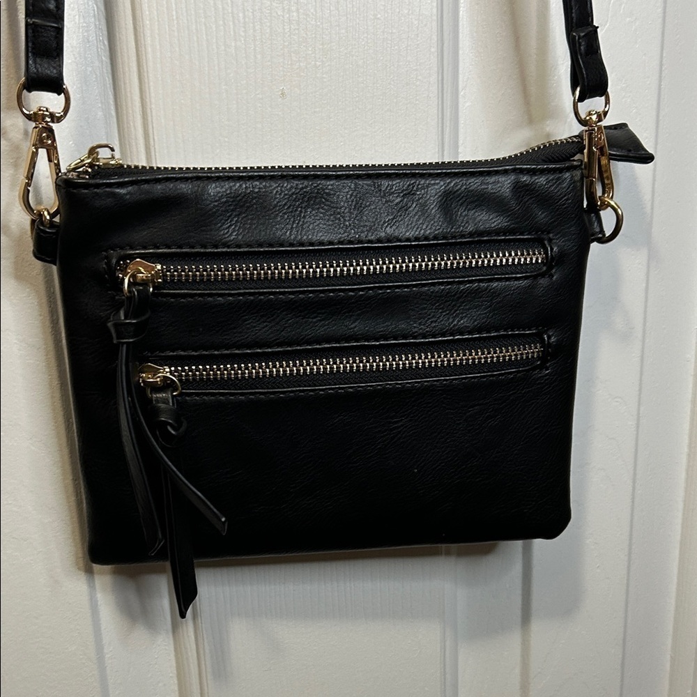 Classic Black Leather Crossbody Bag with Adjustable Strap